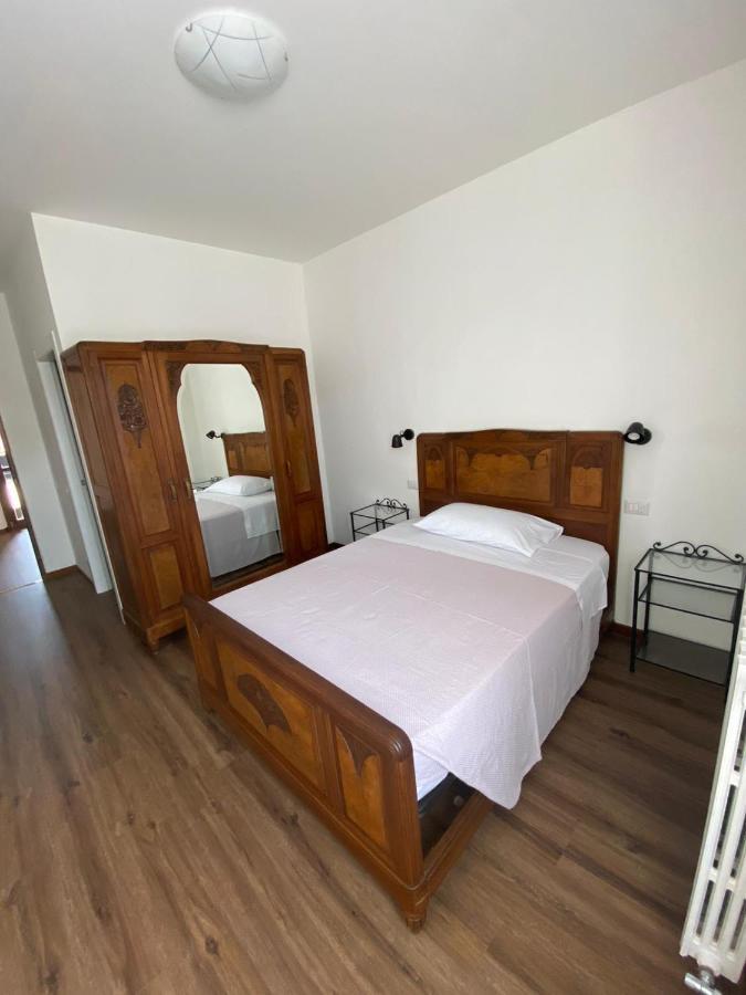 B&B Del Corso Castano Primo Bagian luar foto