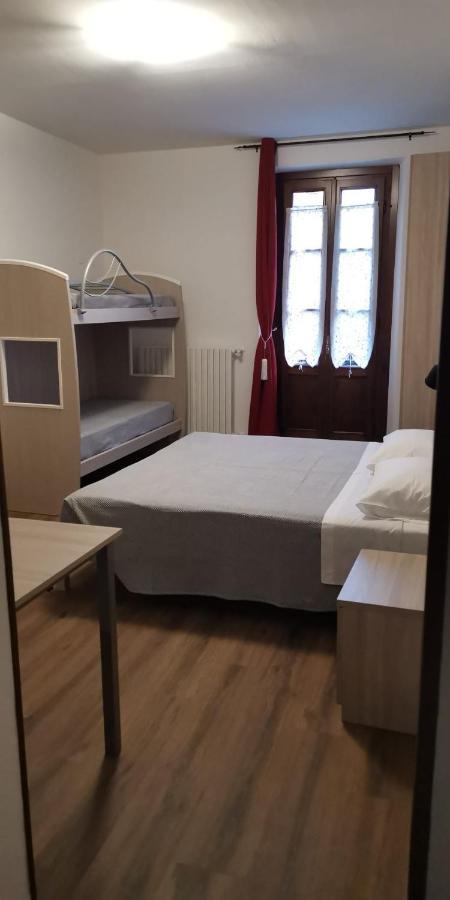 B&B Del Corso Castano Primo Bagian luar foto