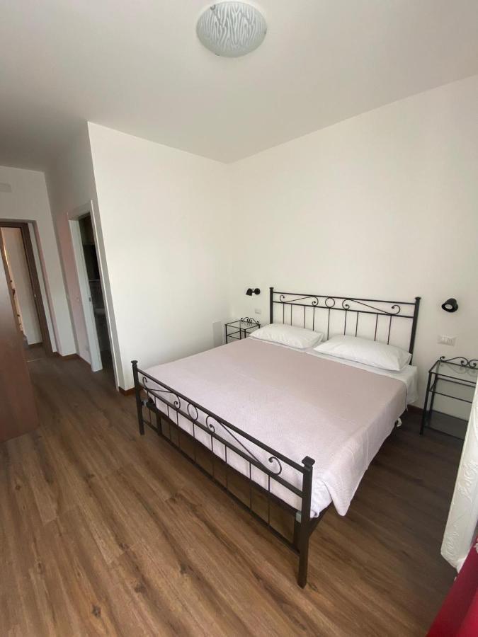 B&B Del Corso Castano Primo Bagian luar foto