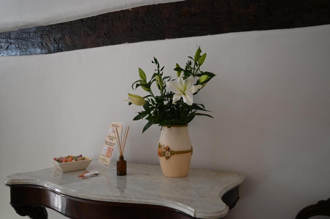 B&B Del Corso Castano Primo Bagian luar foto